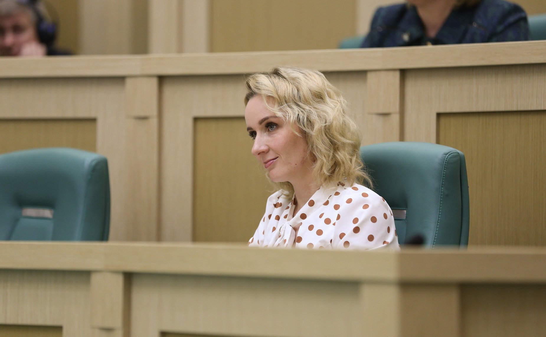 Пленарное заседание Х Парламентских встреч в рамках ХХХ Международных образовательных чтений «К 350-летию со дня рождения Петра I: секулярный мир и религиозность»