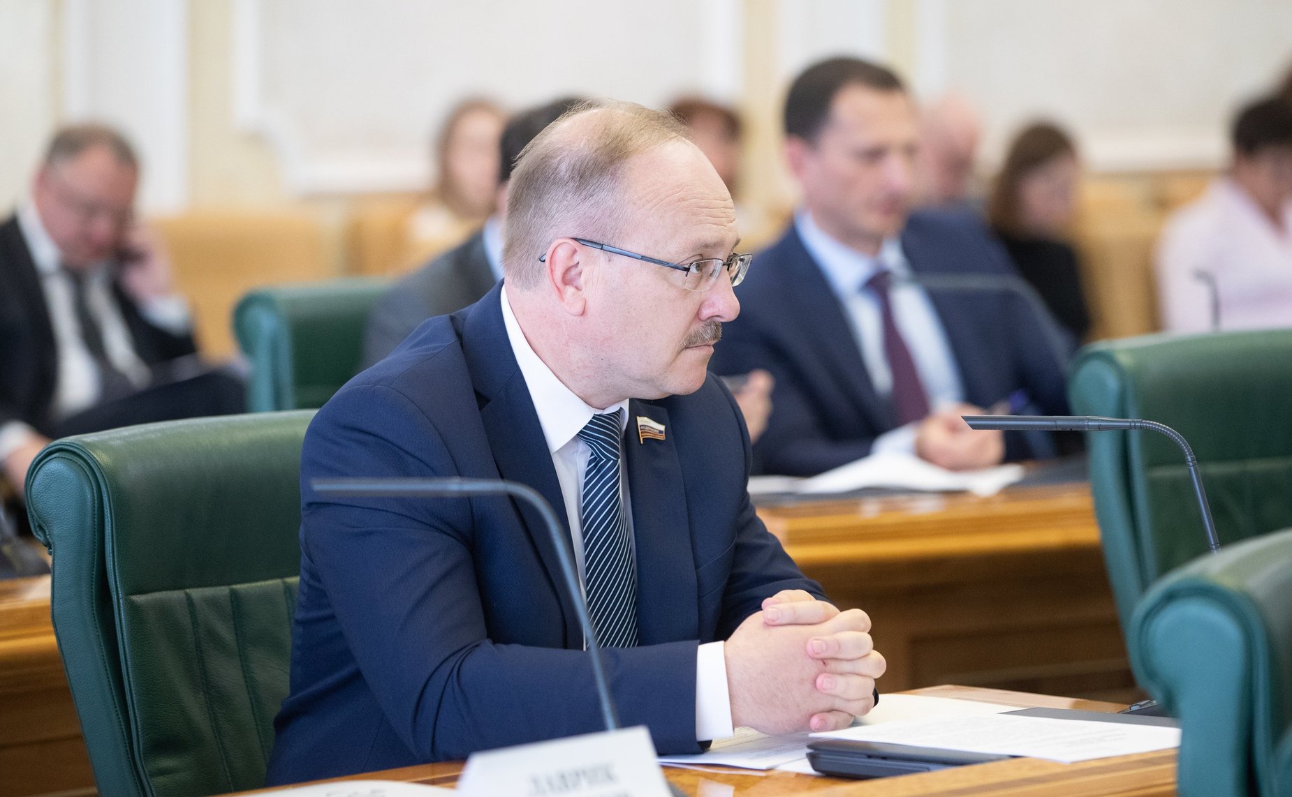 В. Иконников