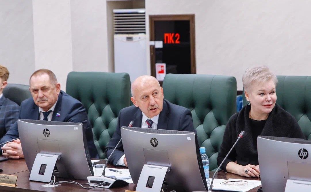 Андрей Хапочкин принял участие в открытии весенней сессии регионального парламента