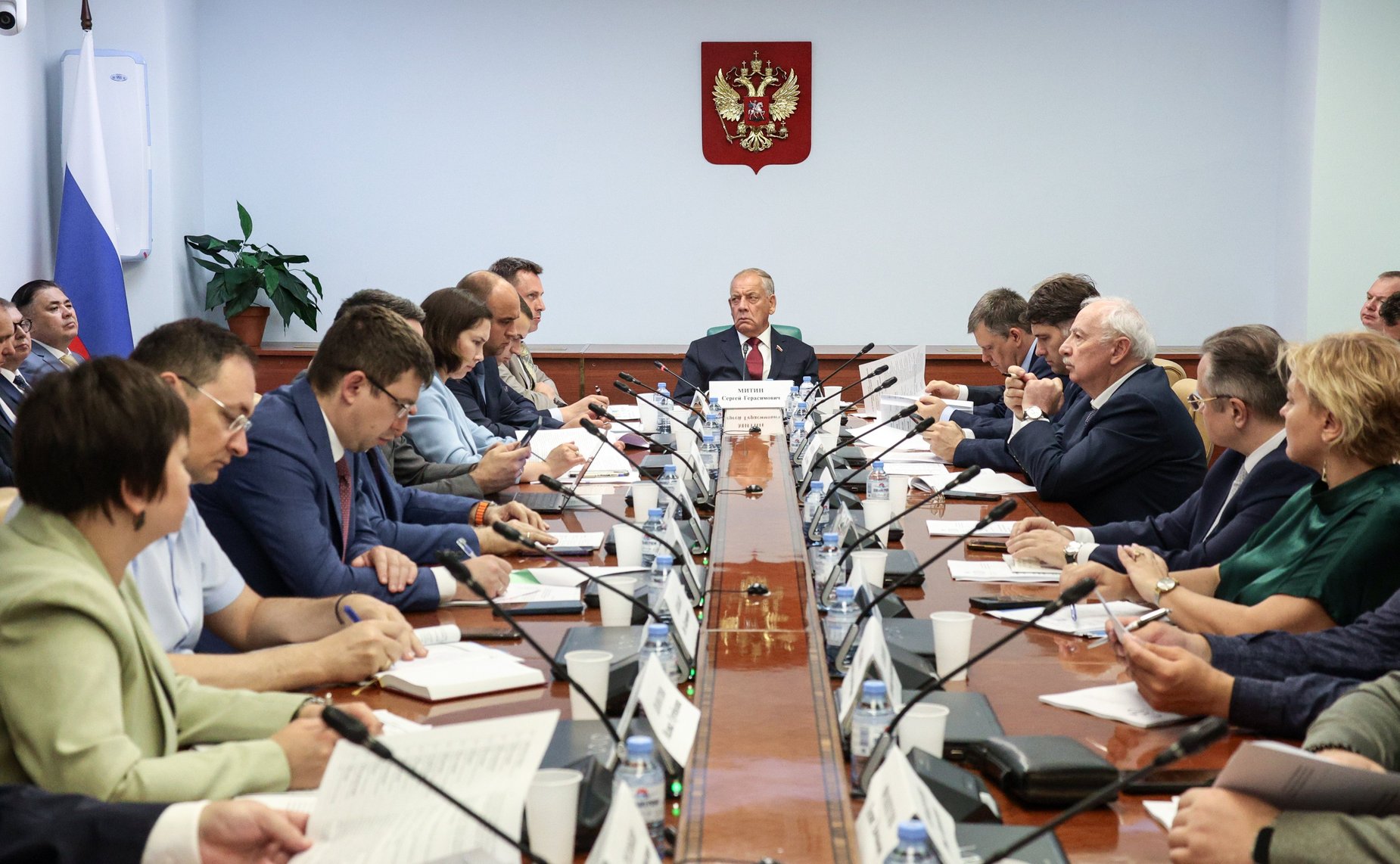Круглый стол Комитета Совета Федерации по аграрно-продовольственной политике и природопользованию на тему «Об обеспечении российских аграриев материально-техническими ресурсами: проблемы и перспективы»