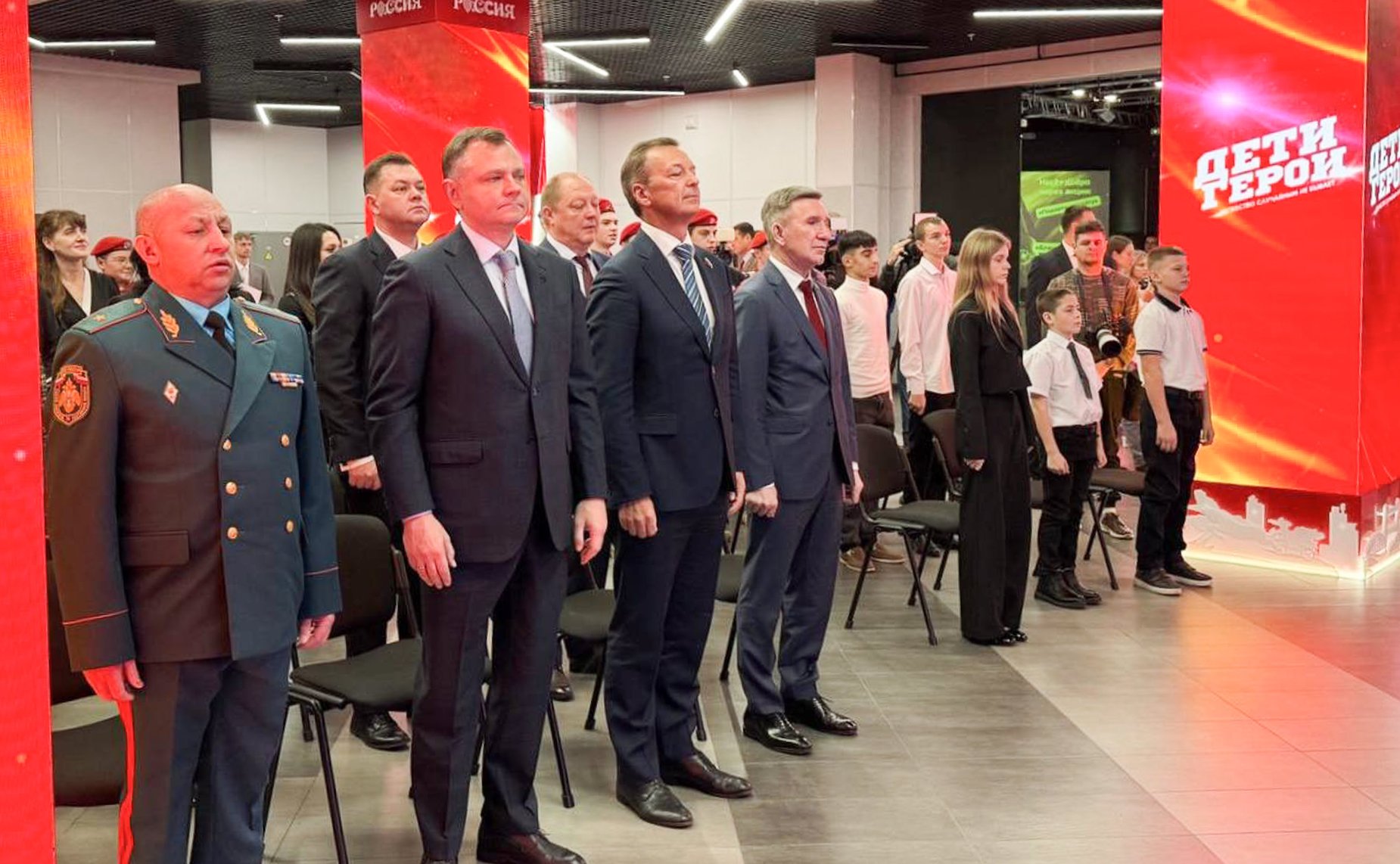 Андрей Яцкин в ходе поездки в регион принял участие в церемонии награждения детей и подростков, проявивших личное мужество в экстремальных ситуациях