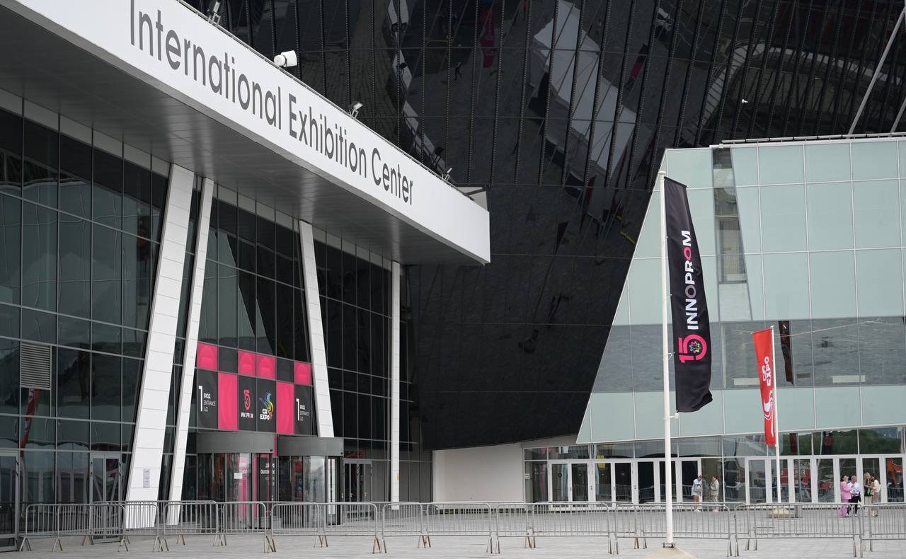 Виктор Шептий принял участие в XV Международной промышленной выставке «Иннопром-2025»