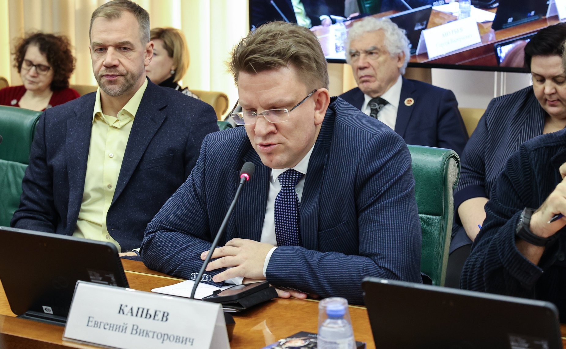 Круглый стол Комитета Совета Федерации по науке, образованию и культуре на тему «Актуальные вопросы воспитания детей дошкольного и младшего школьного возраста посредством приобщения к литературному наследию»