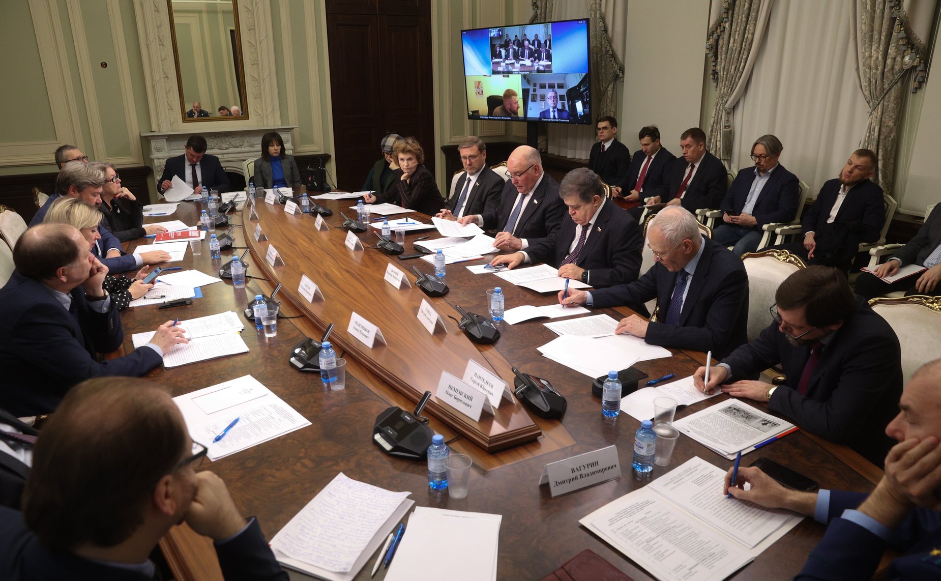 Круглый стол на тему «Актуальные вопросы противодействия русофобии за рубежом: законодательное обеспечение и правоприменительная практика»