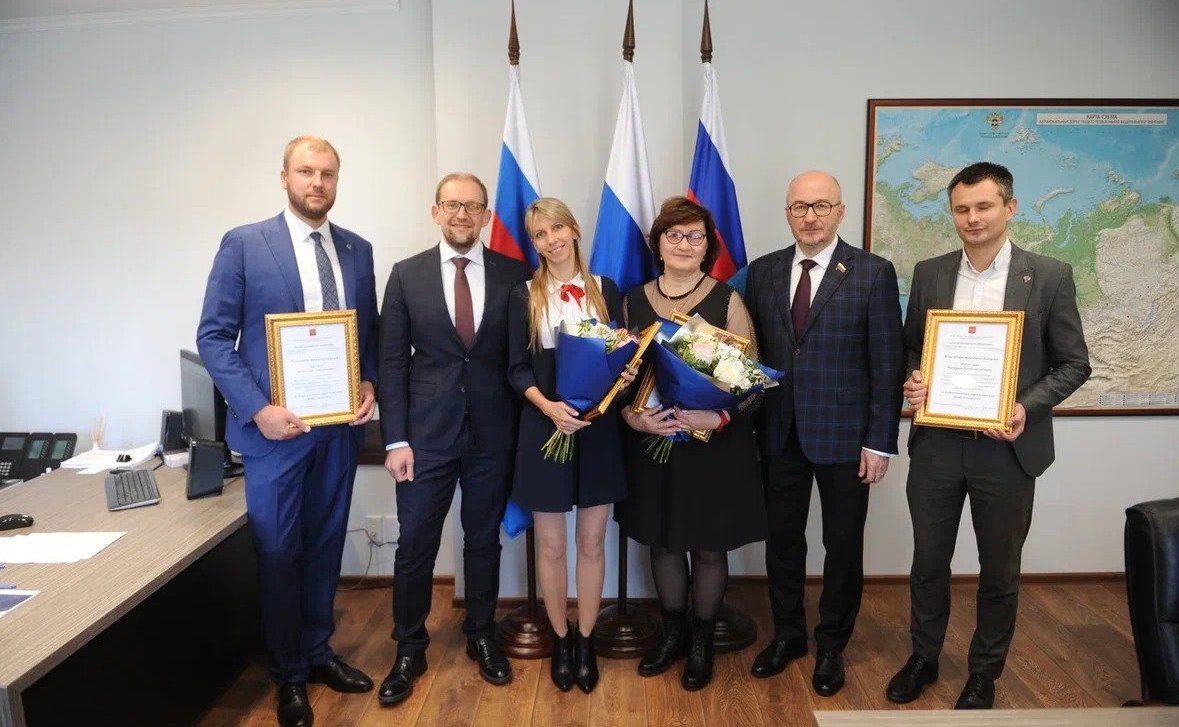 Олег Цепкин поздравил работников дорожной отрасли