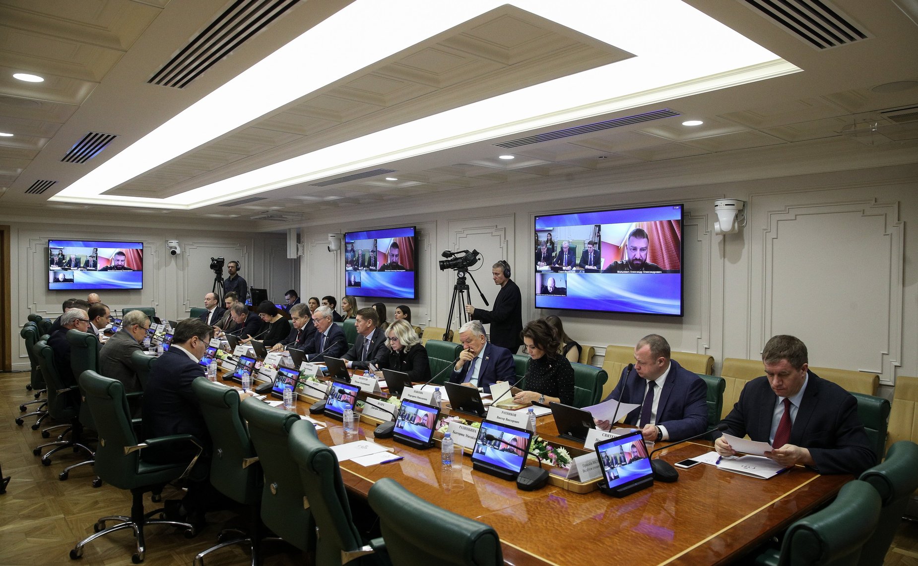 Круглый стол Временной комиссии СФ по защите государственного суверенитета и предотвращению вмешательства во внутренние дела РФ на тему «Противодействие враждебным нарративам в информационной, культурной и образовательной среде»