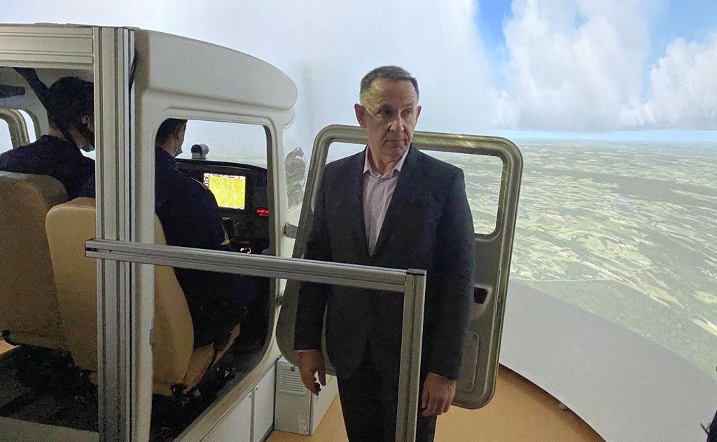 Олег Алексеев побывал в Краснокутском летном училище гражданской авиации имени заслуженного пилота СССР Васина И.Ф