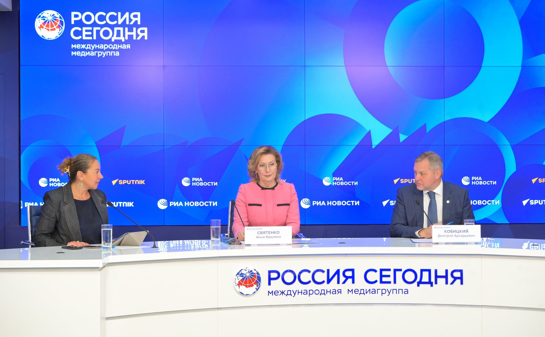 Пресс-конференция о законодательной поддержке российской легкой промышленности и развитии креативных (творческих) индустрий