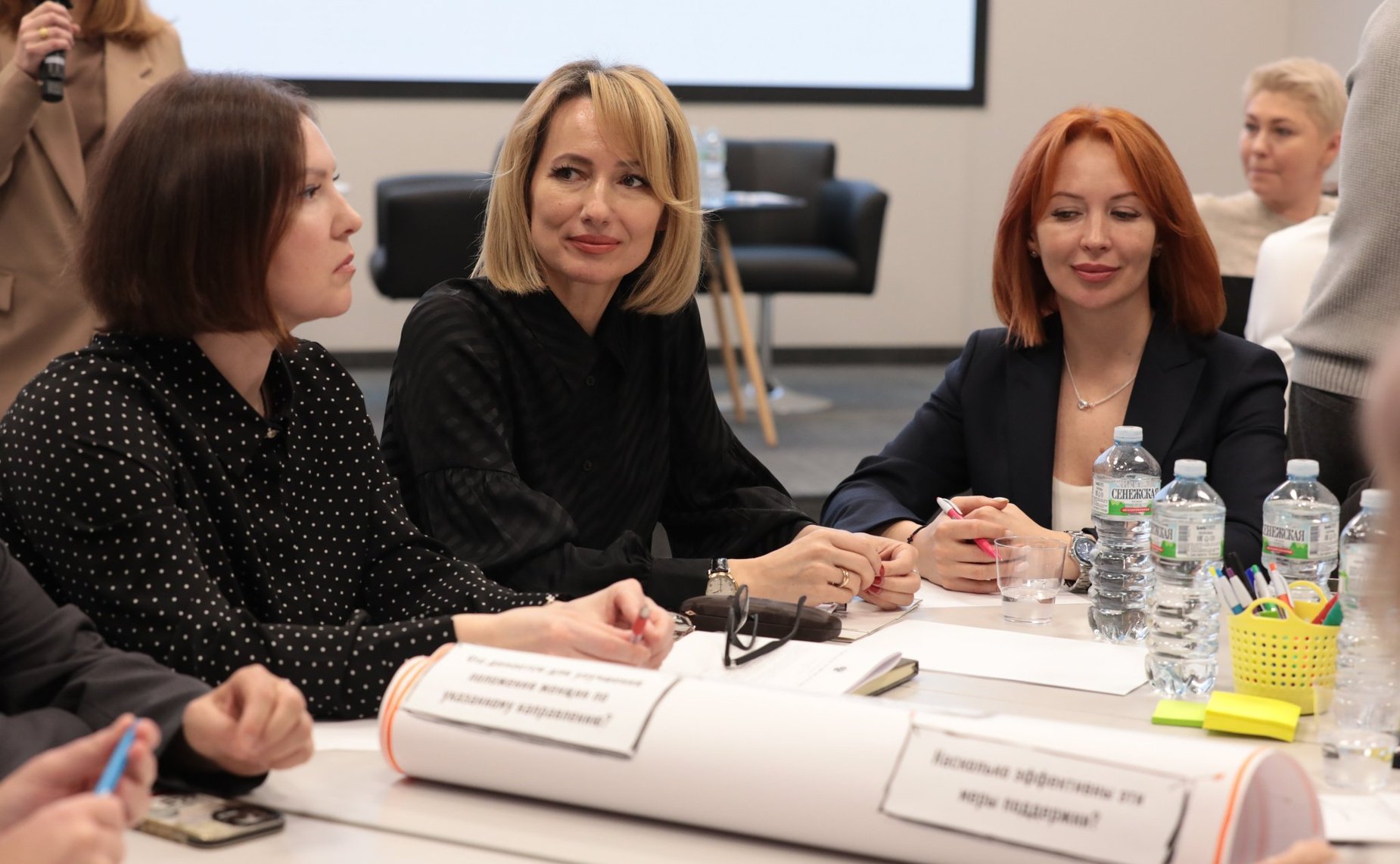 Татьяна Сахарова в рамках работы в регионе приняла участие в панельной дискуссии по реализации Национальной Стратегии действий в интересах женщин на 2023–2030 годы