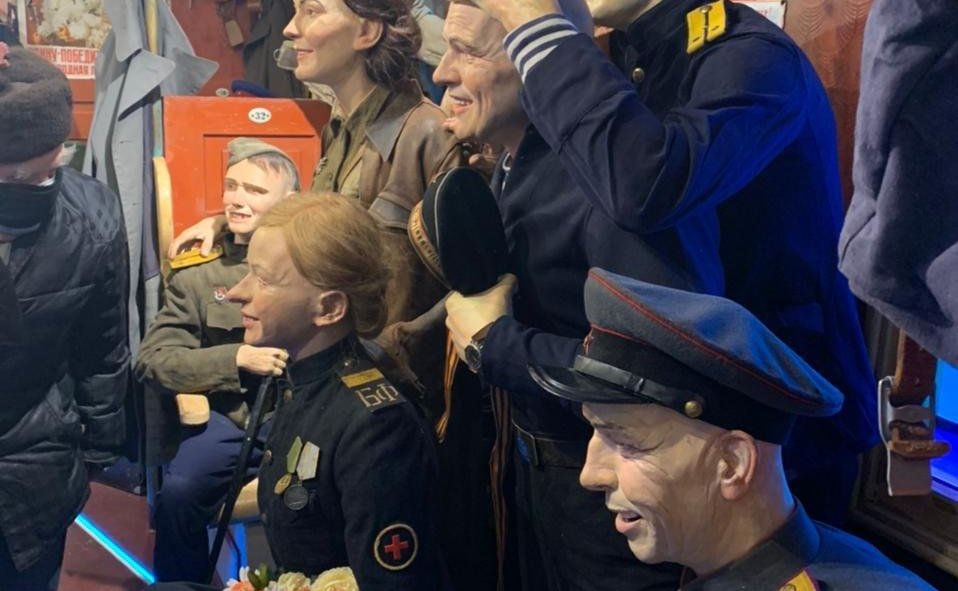 Сергей Березкин вместе с ветераном Великой Отечественной войны Владимиром Задворочным посетил передвижной музей «Поезд Победы» в Ярославле