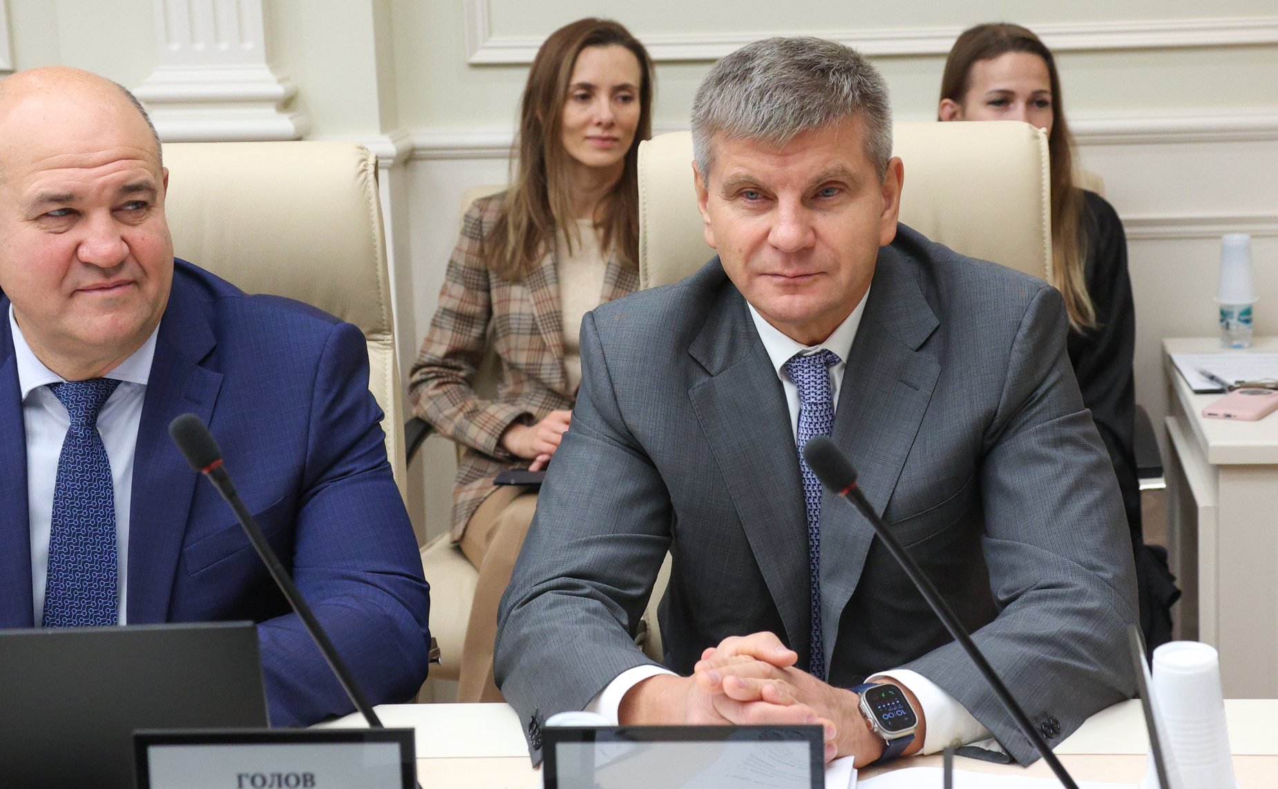 Геннадий Голов