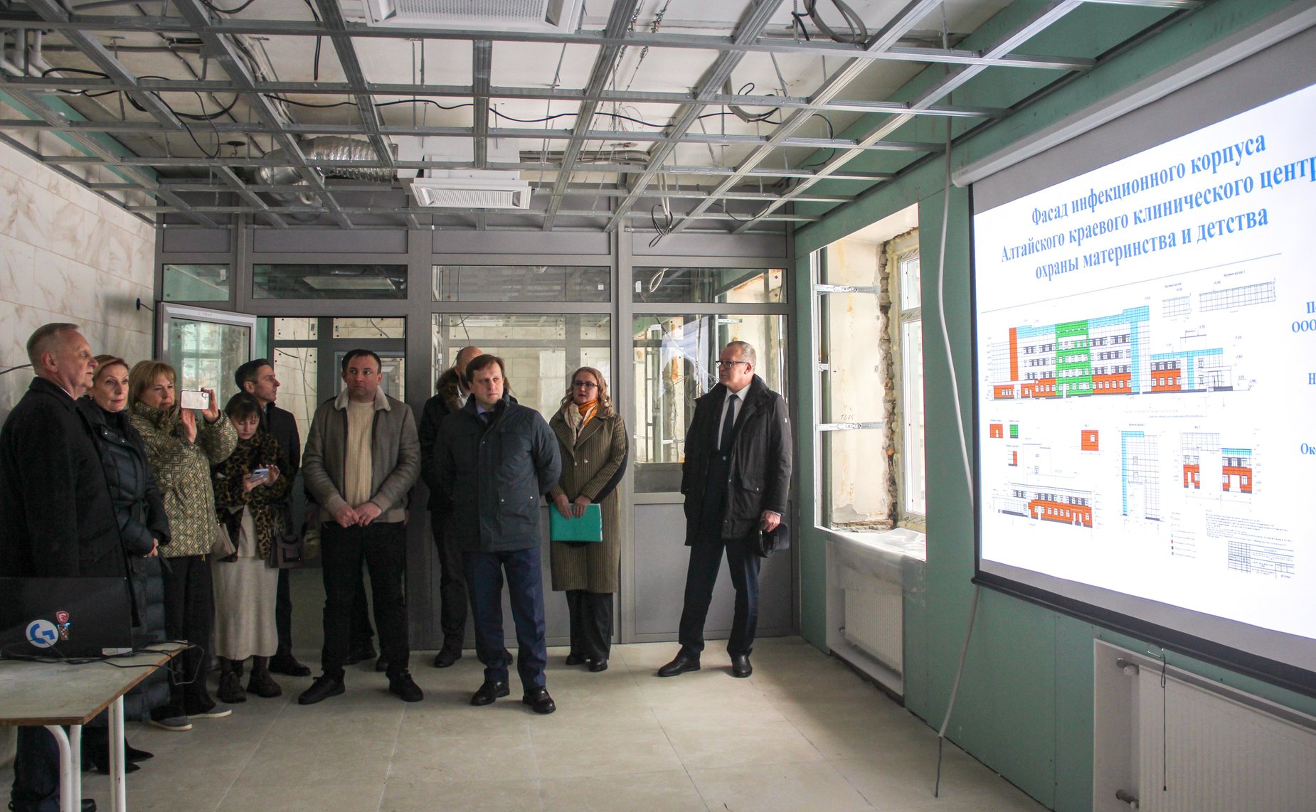 Рабочий визит заместителя Председателя Совета Федерации Инны Святенко в Алтайский край. Алтайский краевой клинический центр охраны материнства и детства