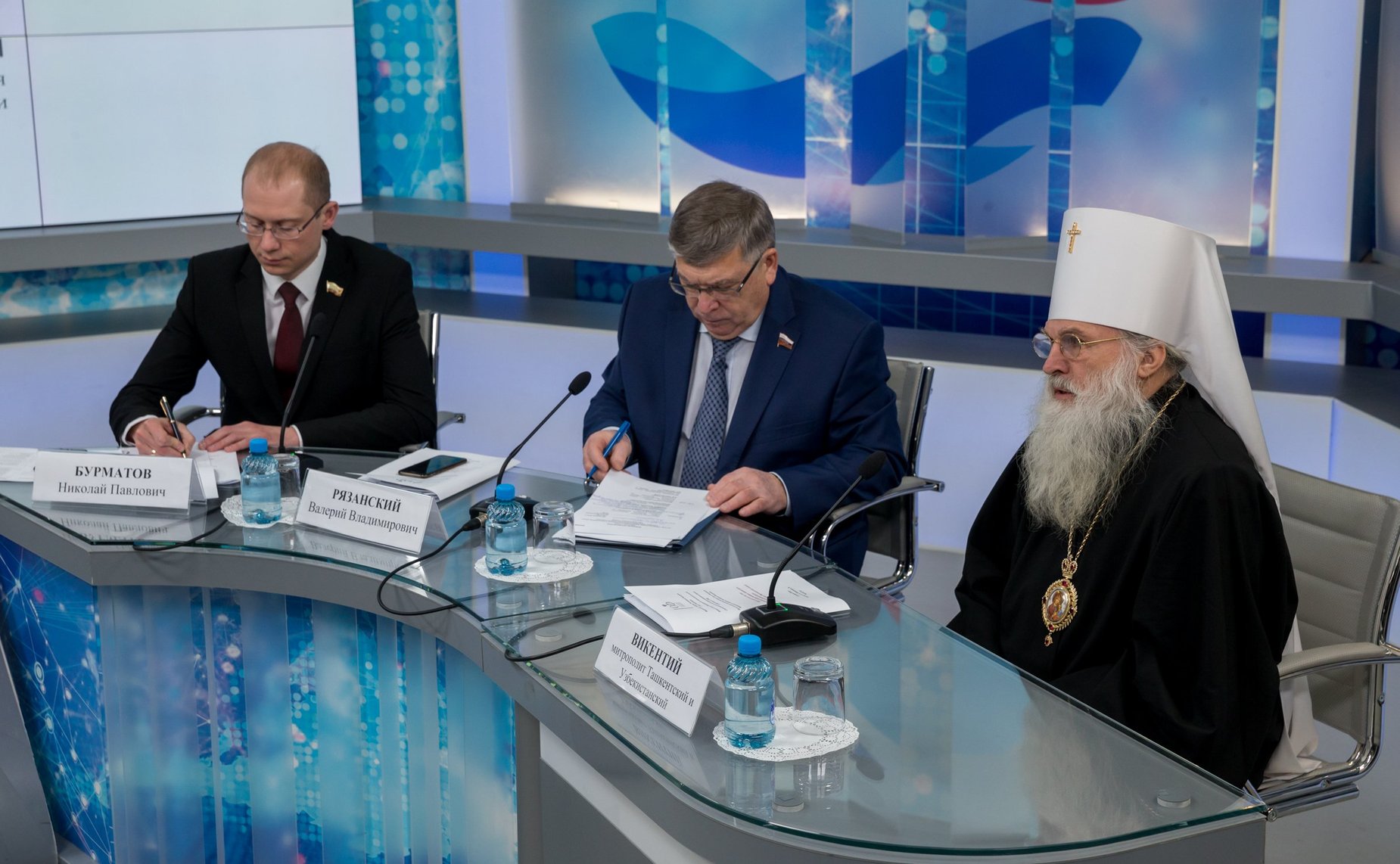 «Круглый стол» в СФ на тему: «Формирование нравственных ценностей в молодежной среде»