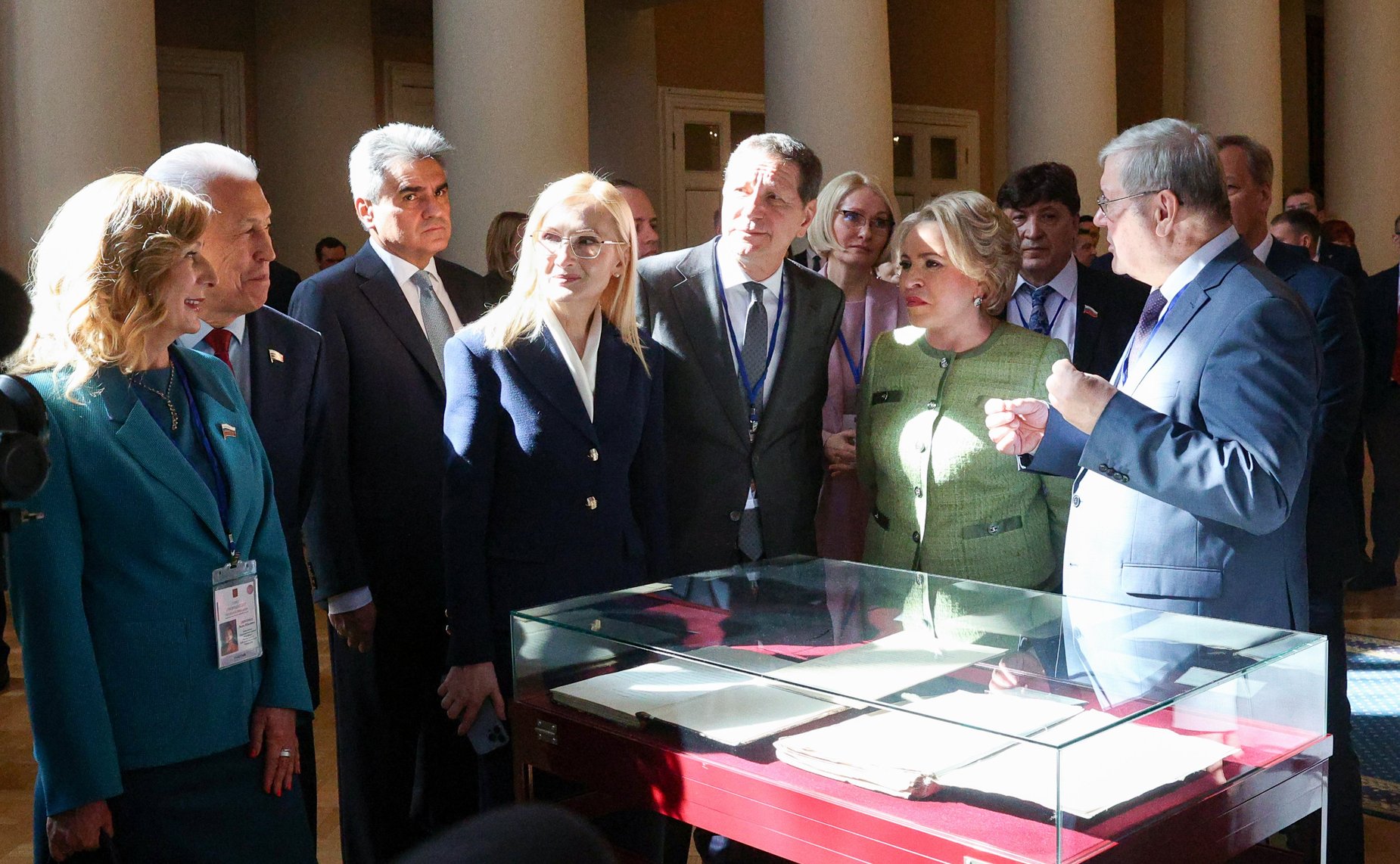 Выставка исторических материалов начала XX века, посвященных процессу становления российского двухпалатного парламента