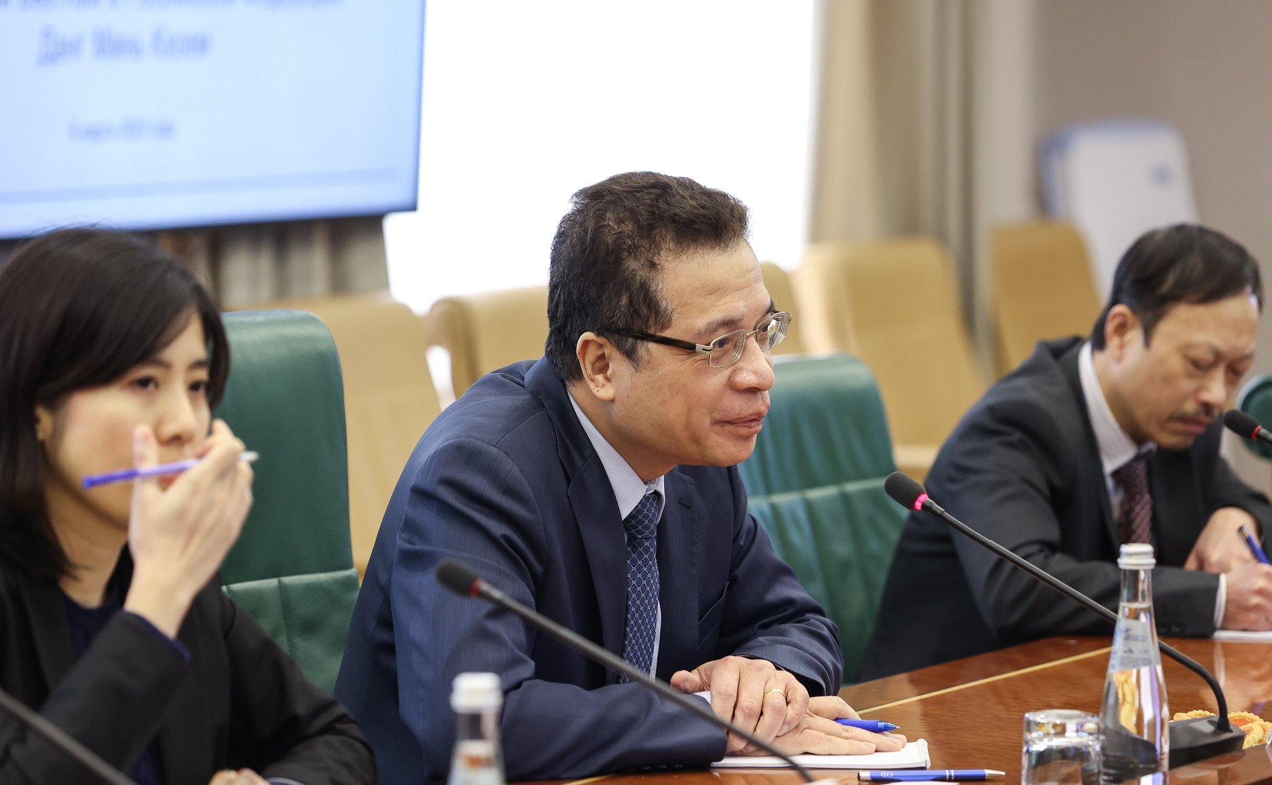 Встреча первого заместителя председателя Комитета СФ по международным делам Андрея Денисова с Чрезвычайным и Полномочным Послом Социалистической Республики Вьетнам в РФ