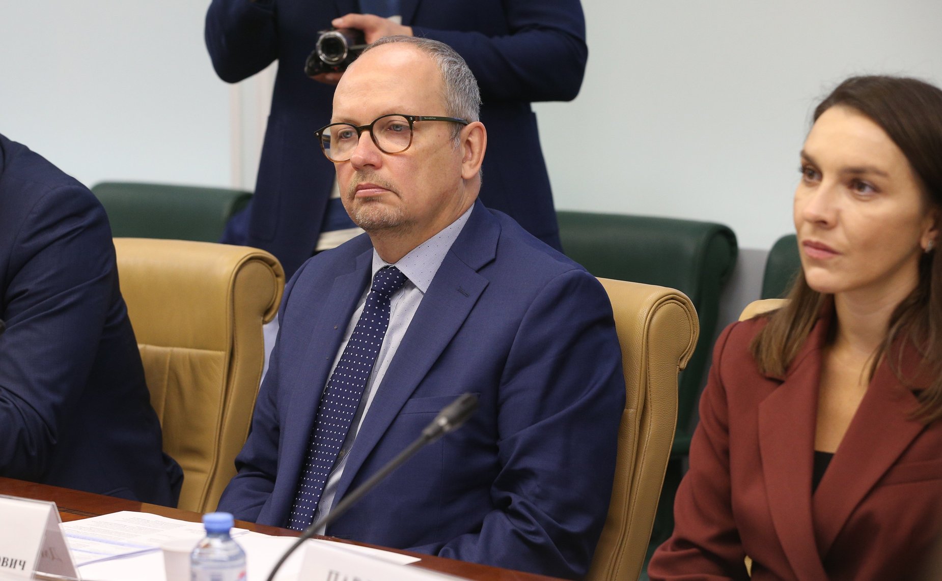 Заседание «круглого стола» с участием членов Палаты молодых законодателей