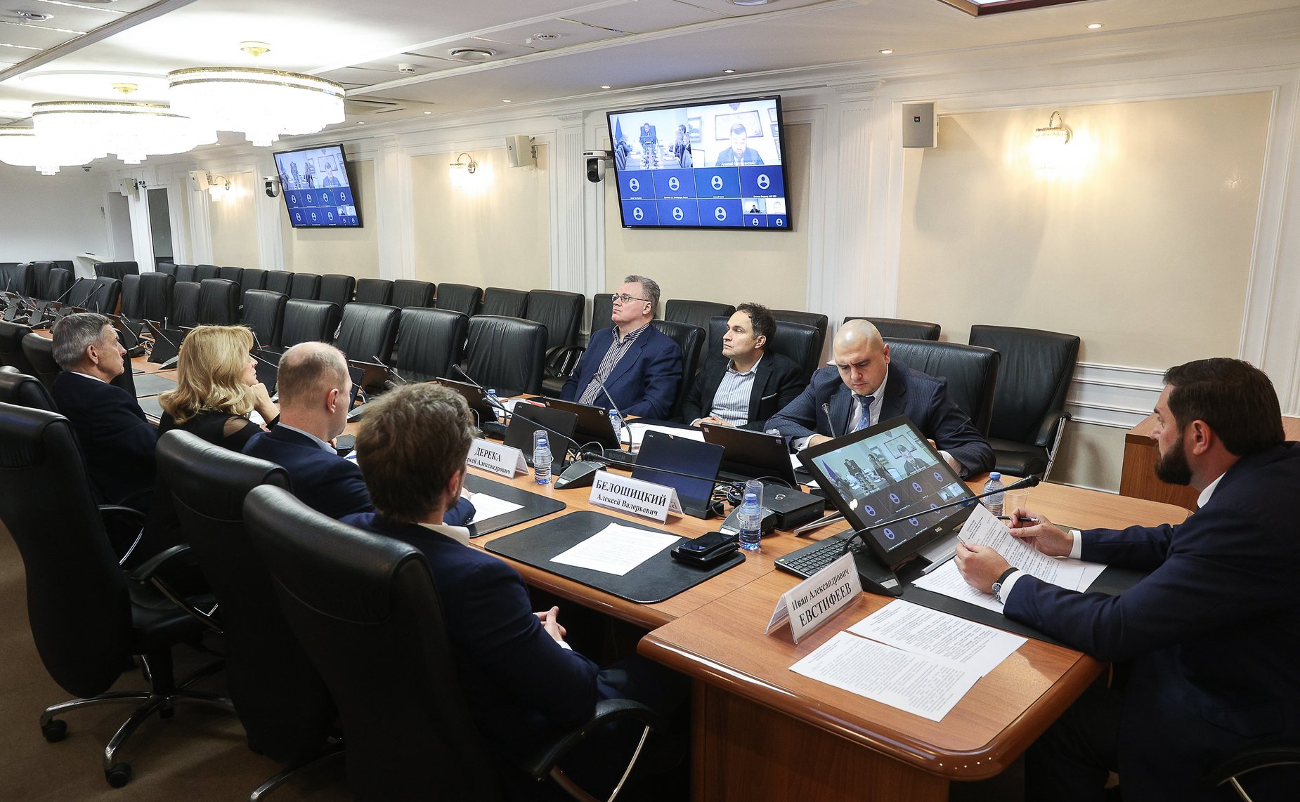 Круглый стол на тему «Меры экономического стимулирования создания новых высокотехнологичных рабочих мест»