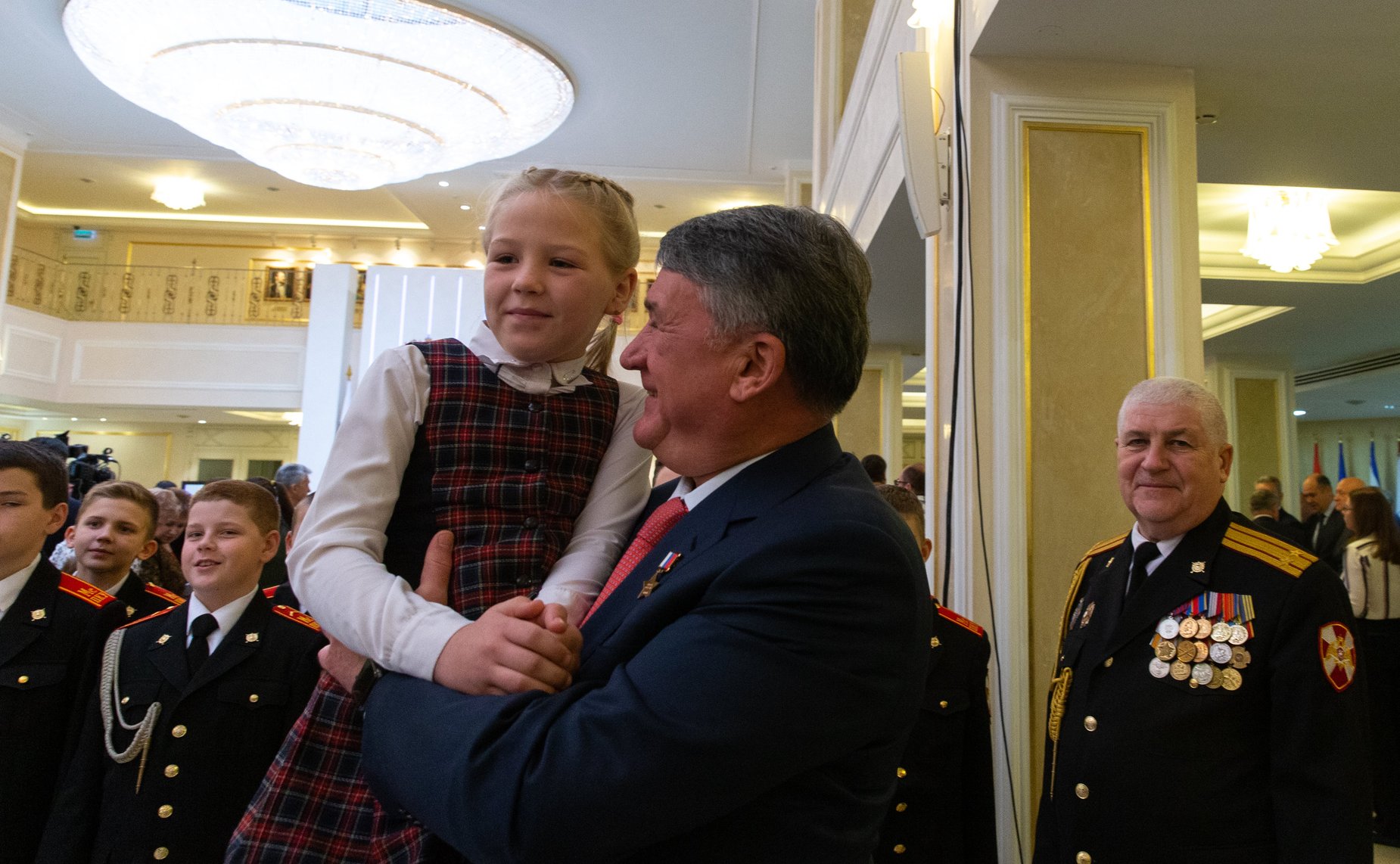 Торжественная церемония награждения детей и подростков, проявивших личное мужество в экстремальных ситуациях и спасших человеческие жизни