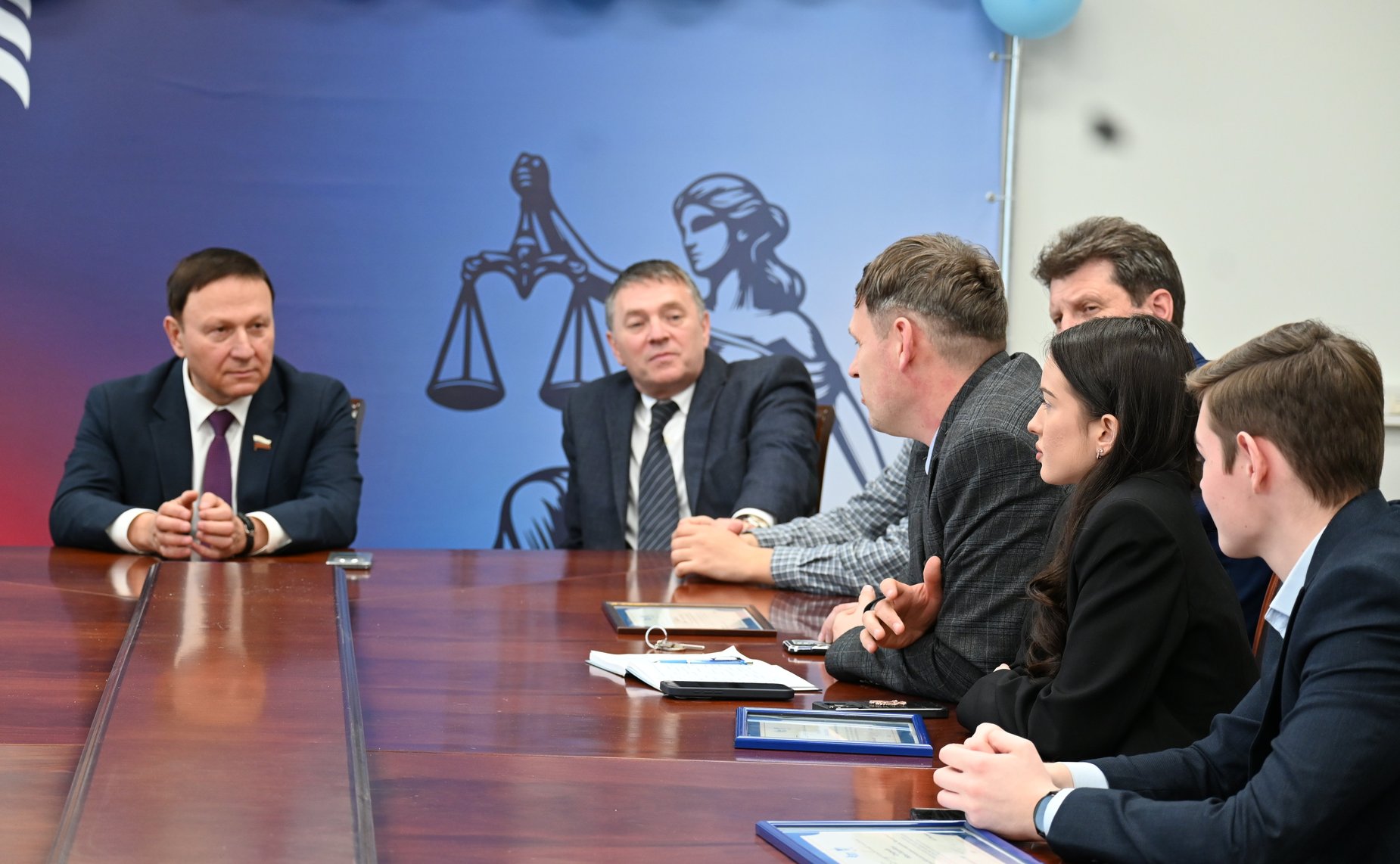 Александр Ролик встретился со студентами и преподавателями Дальневосточного федерального университета