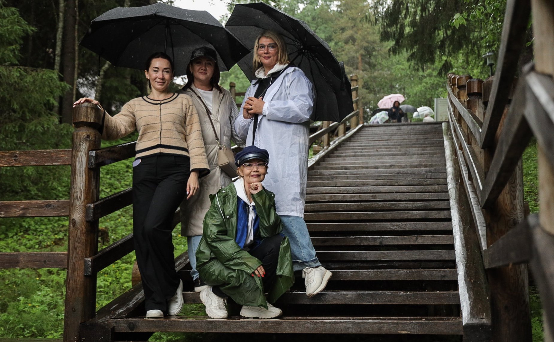 Сенаторы посетили музей деревянного зодчества «Малые Корелы»