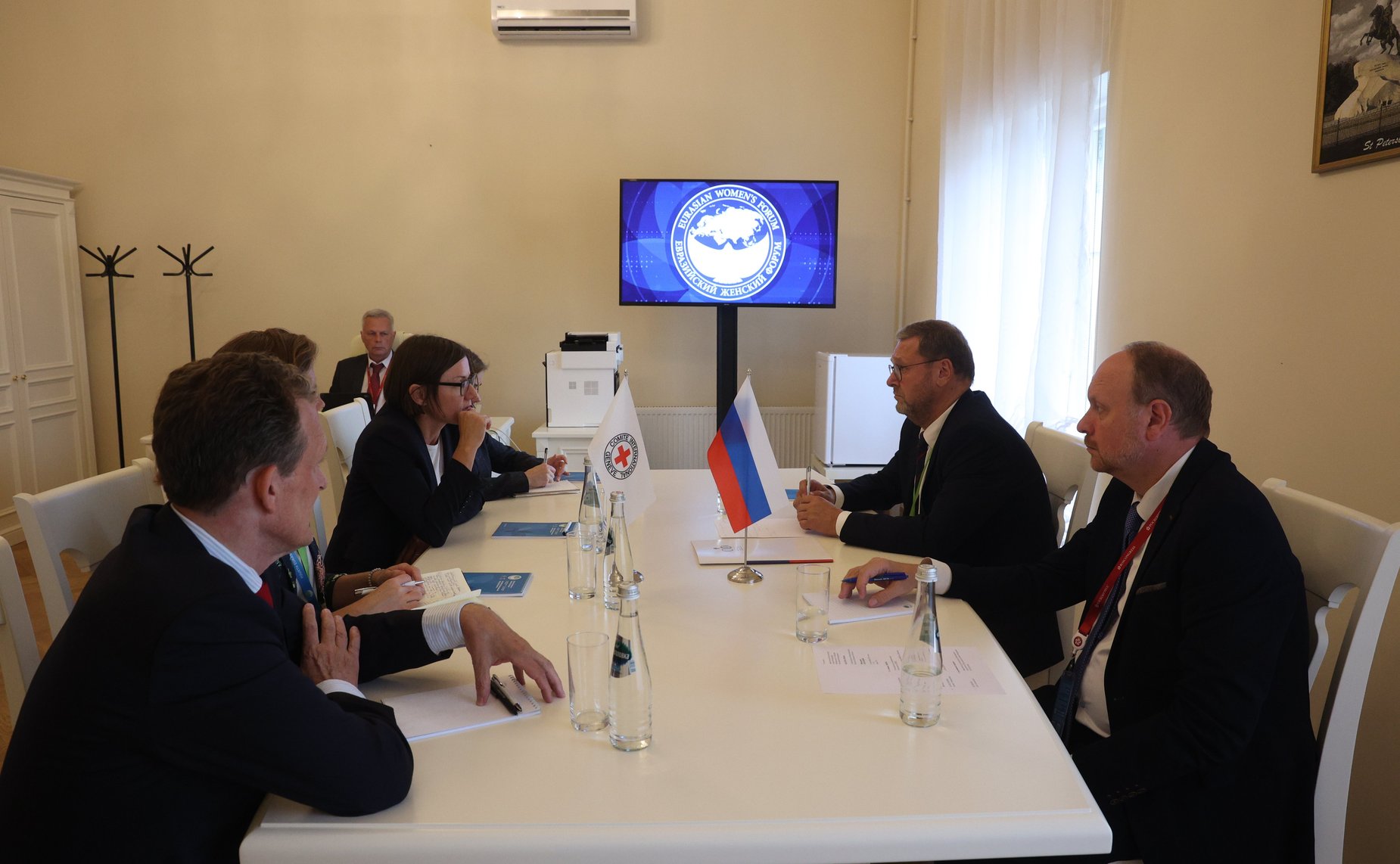 Константин Косачев встретился с президентом Международного Комитета Красного Креста (МККК) Мирьяной Сполярич