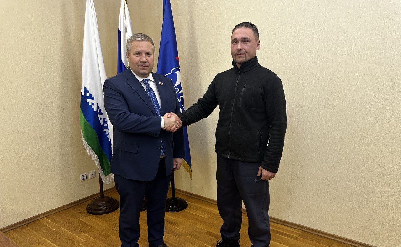 Денис Гусев встретился с участником специальной военной операции из Ненецкого автономного округа