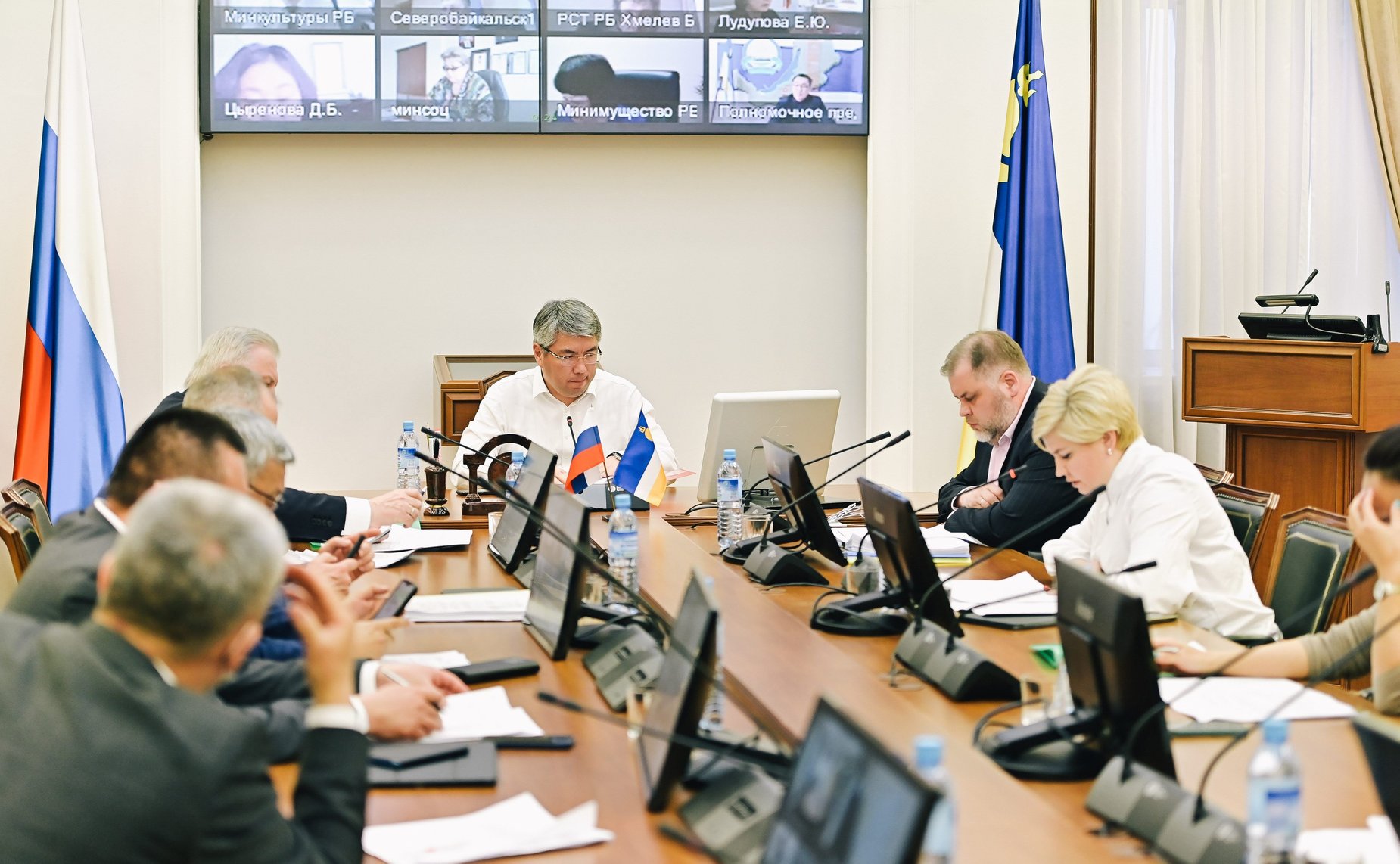 Вячеслав Наговицын в рамках региональной недели принял участие в совещании с правительством региона по вопросам реализации постановления Совета Федерации о социально-экономическом развитии Бурятии