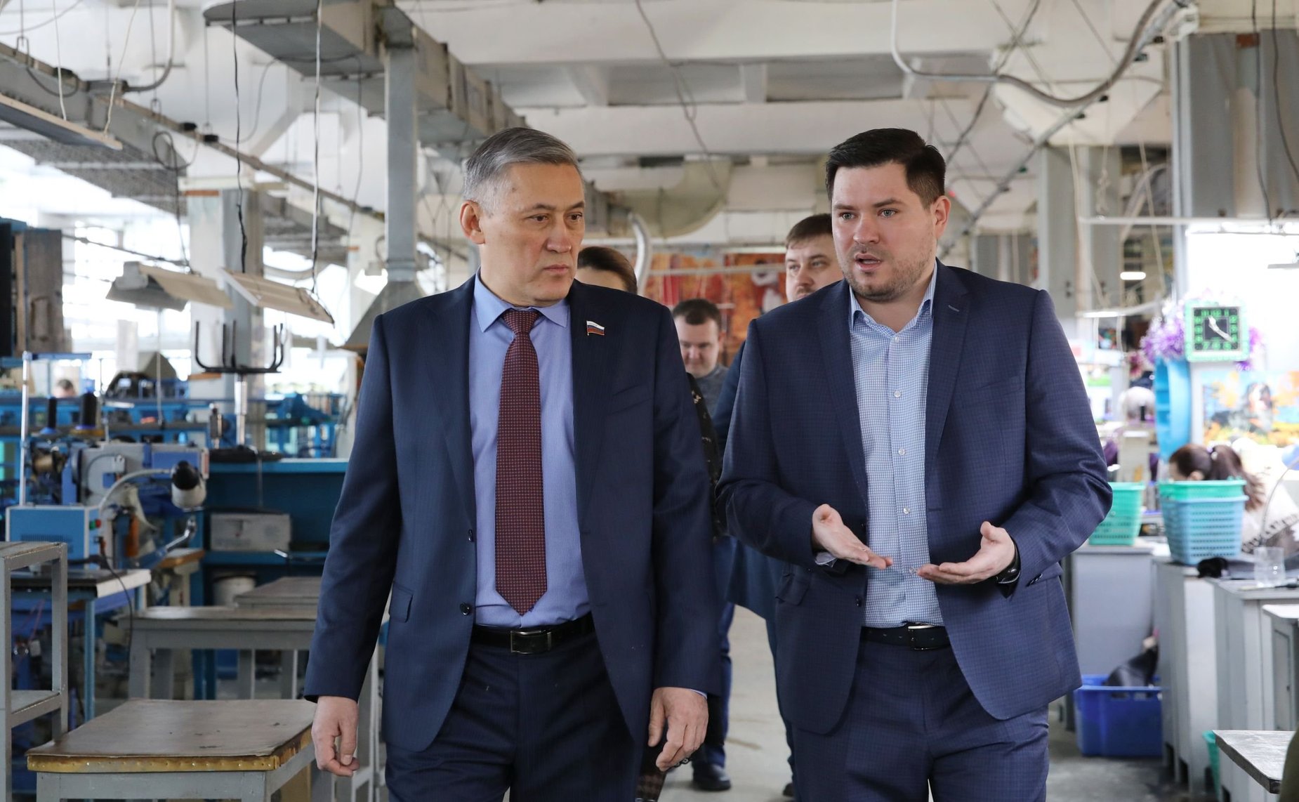 Юрий Валяев посетил Биробиджанскую обувную фабрику