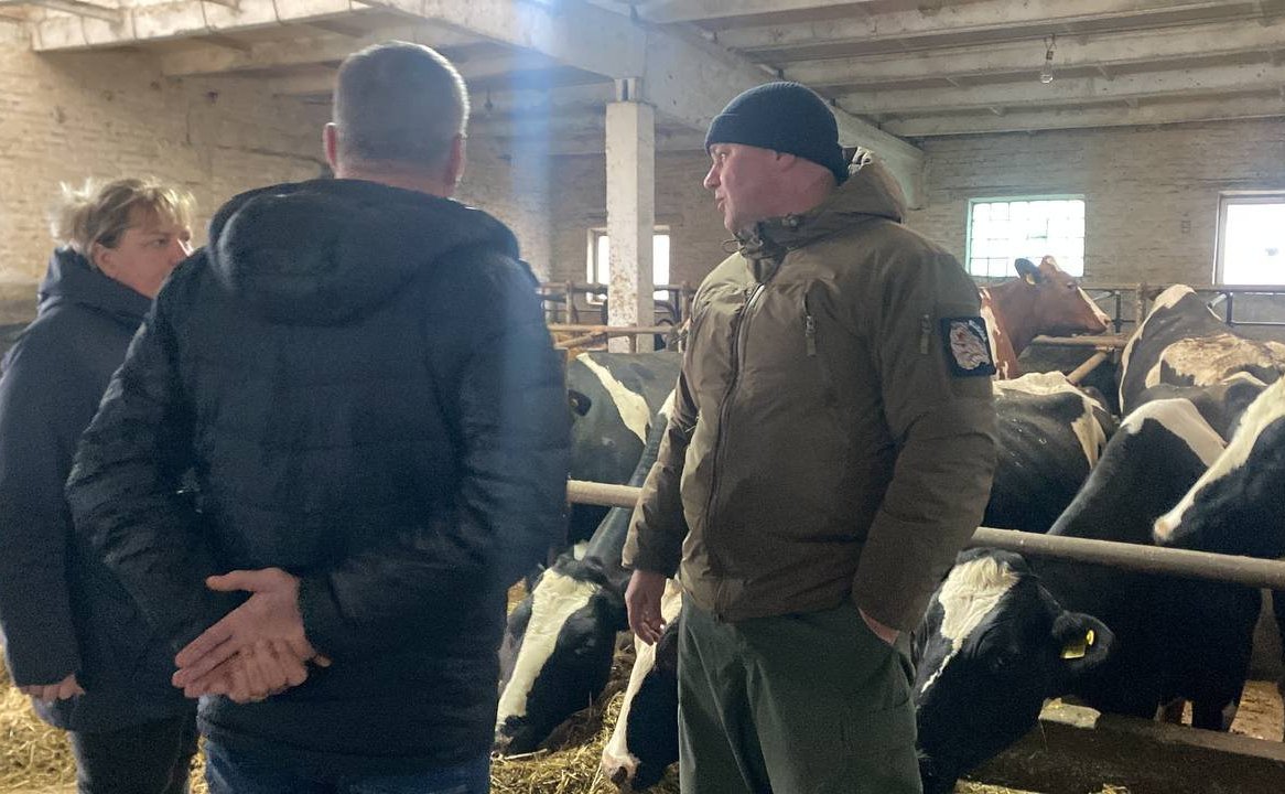 Игорь Кастюкевич посетил предприятия и школы Херсонской области