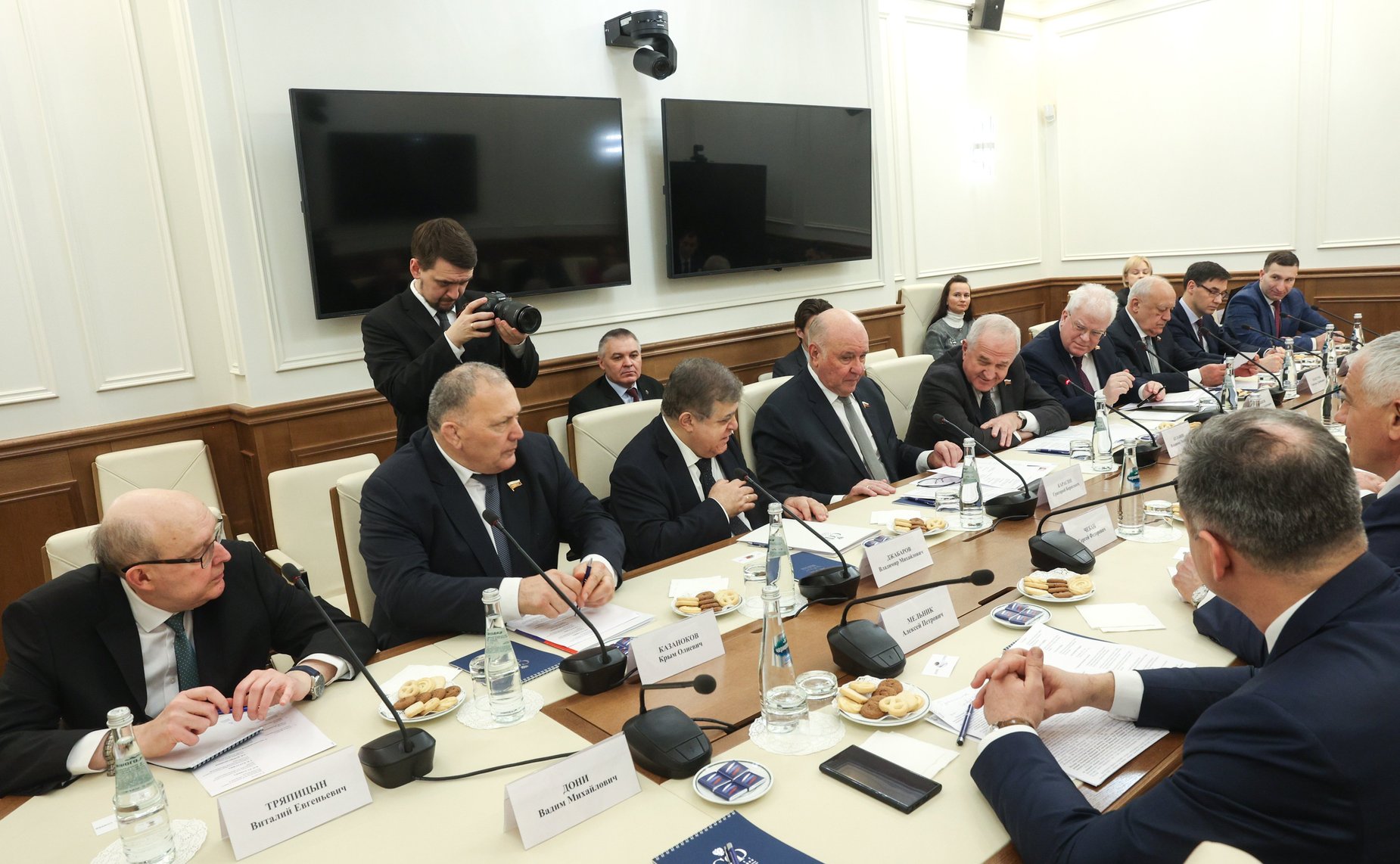 Встреча председателя Комитета Совета Федерации по обороне и безопасности Владимира Булавина и председателя Комитета Совета Федерации по международным делам Григория Карасина с Председателем Верховного Совета Приднестровской Молдавской Республики