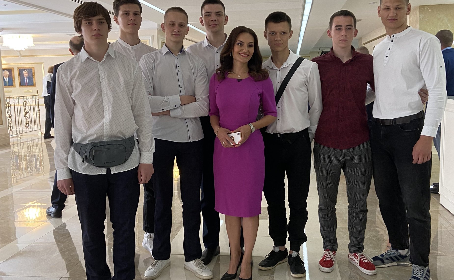 Оксана Хлякина организовала для детей поездку в Совет Федерации