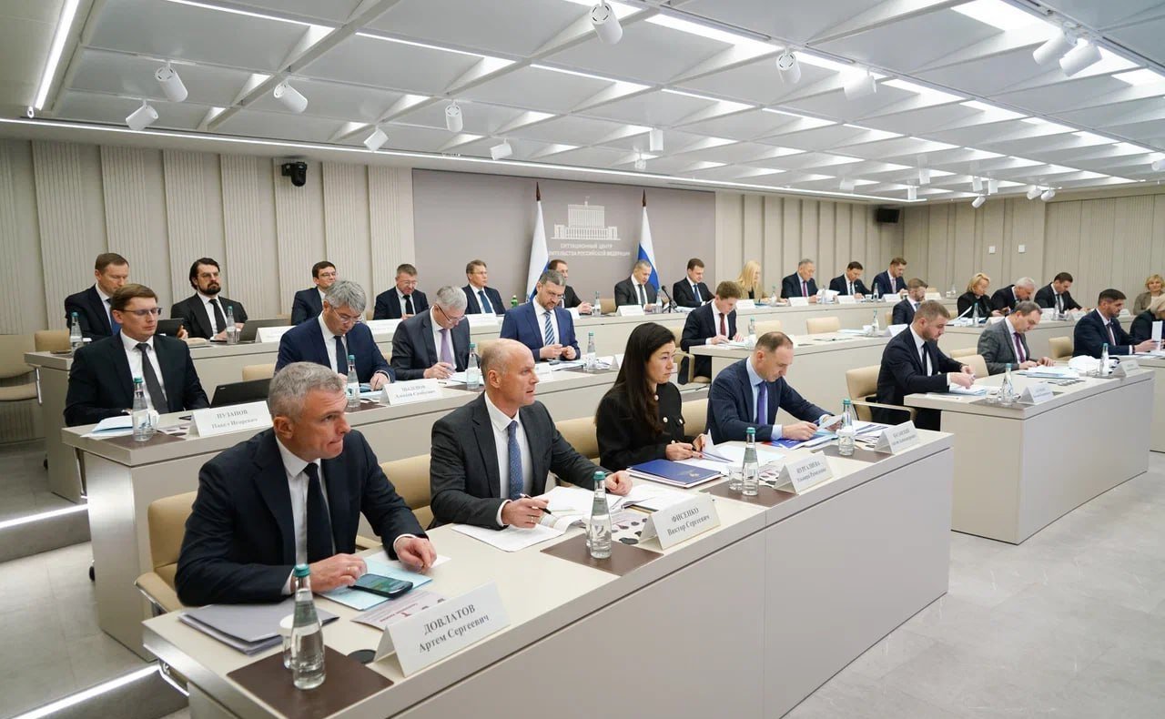 Александр Ролик и Сахамин Афанасьев приняли участие в заседании Правительственной комиссии по вопросам социально-экономического развития Дальнего Востока