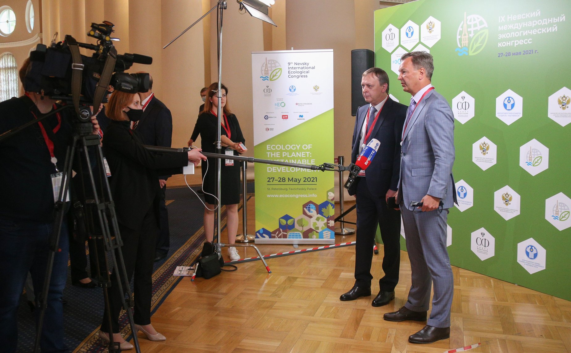 Брифинг Дмитрия Кириллова и Андрея Яцкина