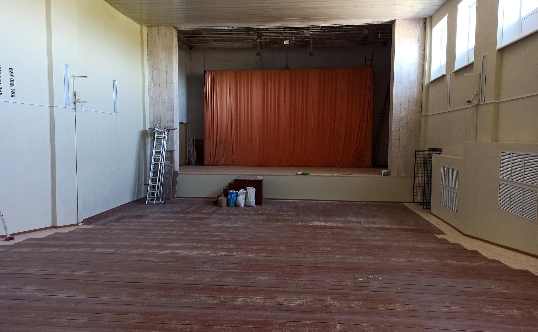 Олег Алексеев поздравил жителей с Днем защиты детей