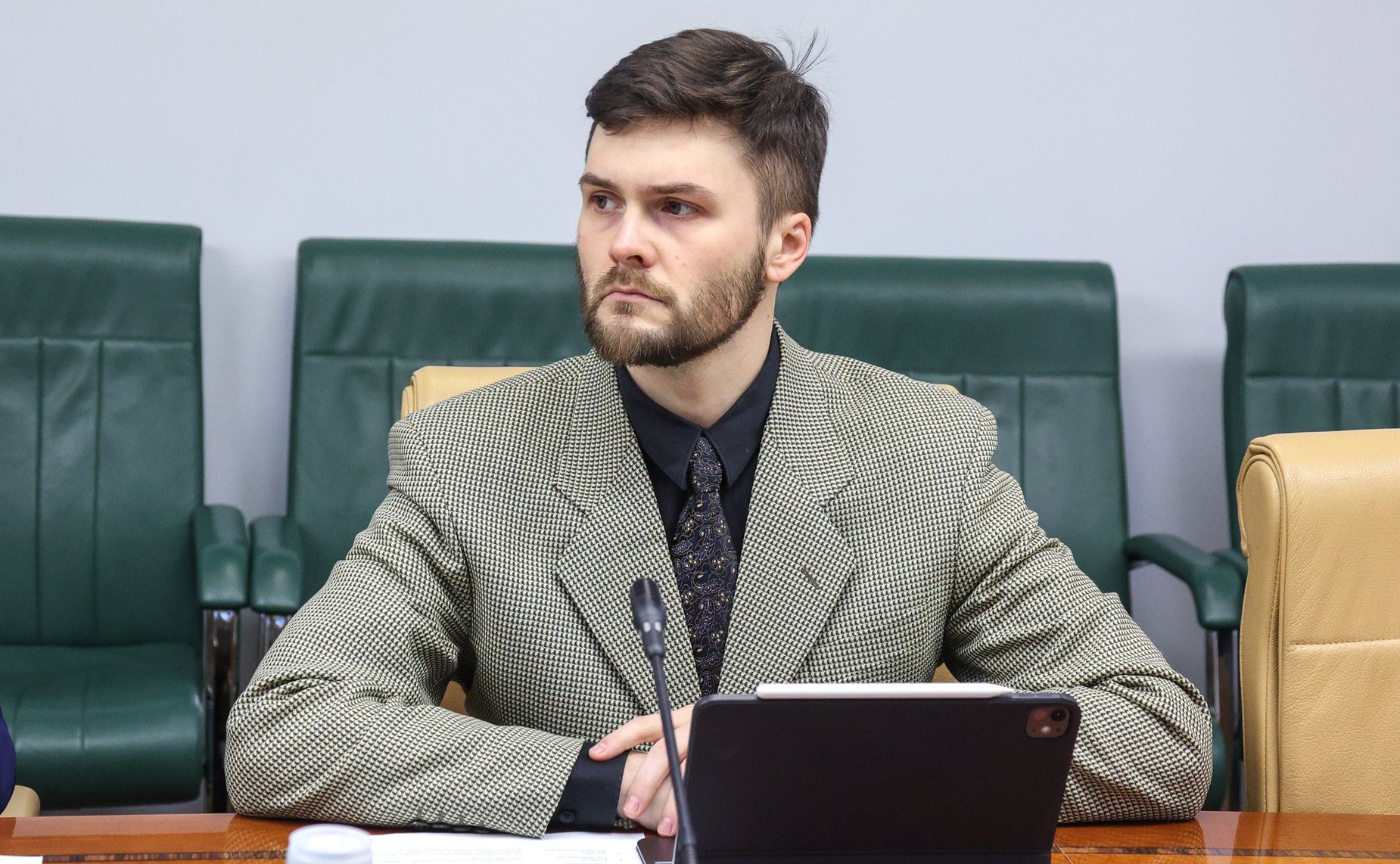 Круглый стол на тему «Актуальные проблемы реализации федерального проекта «Опережающая подготовка и переподготовка квалифицированных кадров по направлению новых материалов и химии»