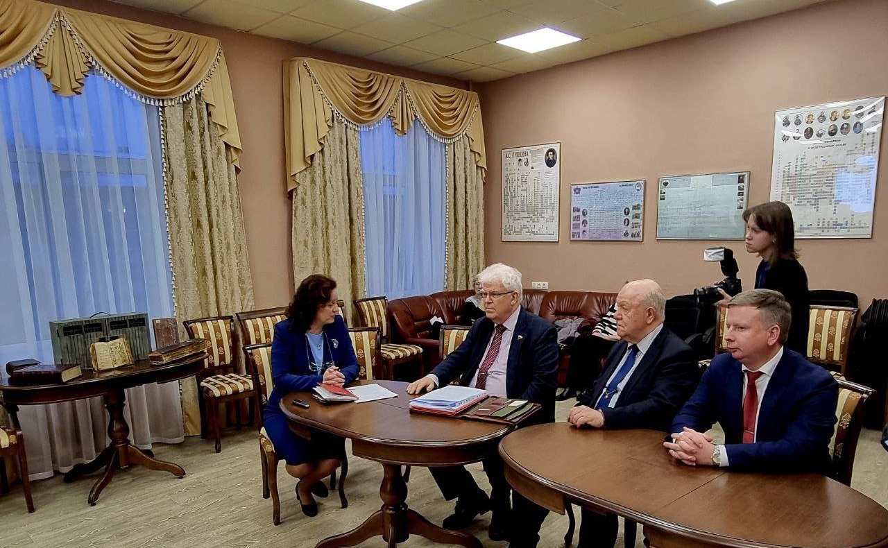 Владимир Чижов в рамках рабочей поездки в регион посетил Петрозаводский государственный университет (ПетрГУ) и Арктический центр университета