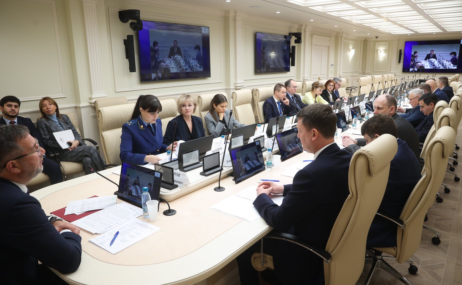 Круглый стол Комитета Совета Федерации по конституционному законодательству и государственному строительству на тему «Практика вынесения заочных приговоров в судебной системе РФ: перспективы законодательного регулирования»