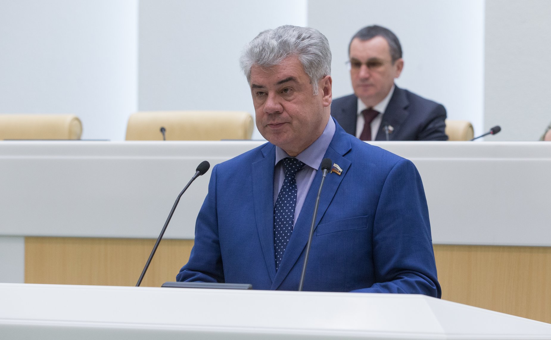 В. Бондарев