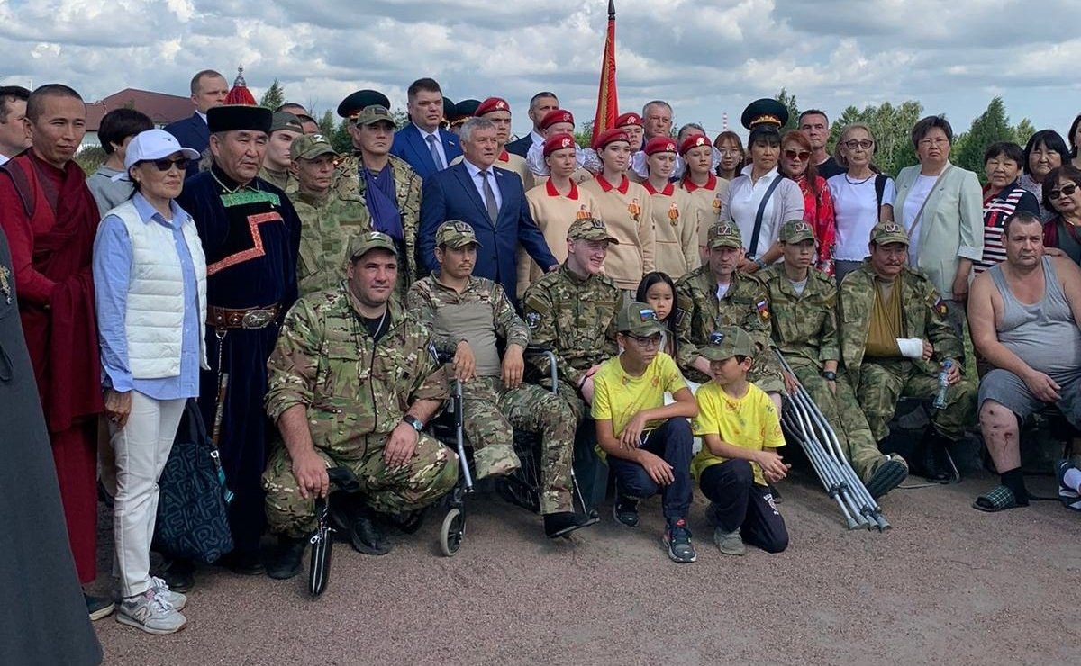 На Интернациональной Аллее Памяти мемориала «Невский пятачок» в Кировском районе Ленинградской области состоялась церемония открытия стелы, посвященной погибшим при прорыве блокады Ленинграда воинам из Забайкалья