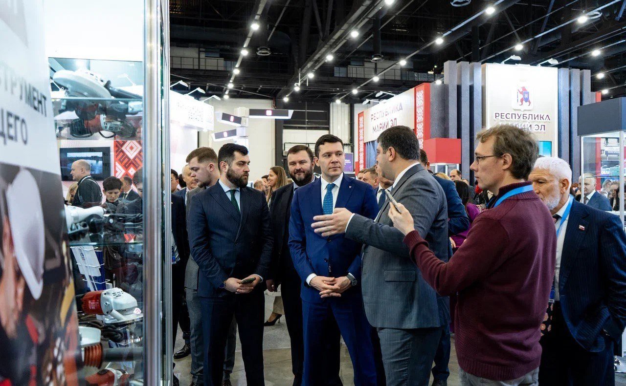 Дмитрий Ворона принял участие в пленарном заседании Международного форума-выставки «Российский промышленник – 2025» в Санкт-Петербурге