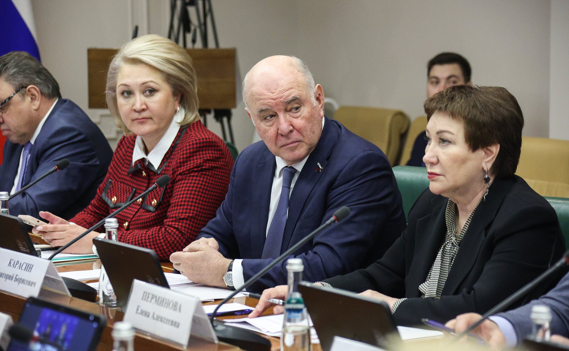 Заседание парламентской комиссии по расследованию преступных действии в отношении несовершеннолетних со стороны киевского режима