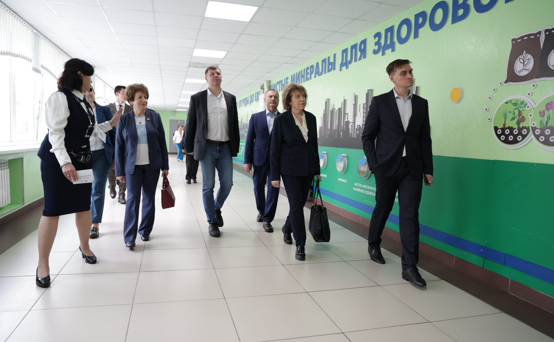 Выездное заседание Комитета Совета Федерации по науке, образованию и культуре «Развитие системы непрерывного образования для обеспечения технологического лидерства региона ( на примере Вологодской области)». Посещение школы №29