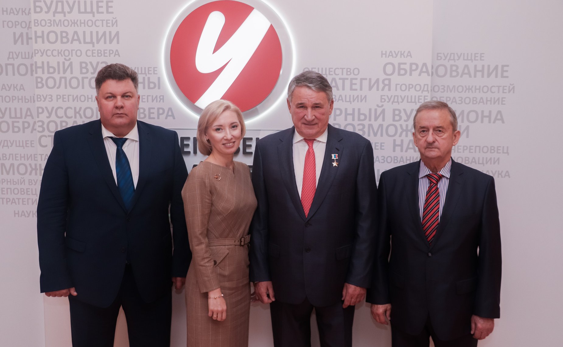 Юрий Воробьев провел встречу с представителями студенческих сообществ и объединений региона на тему «Мир сегодня»