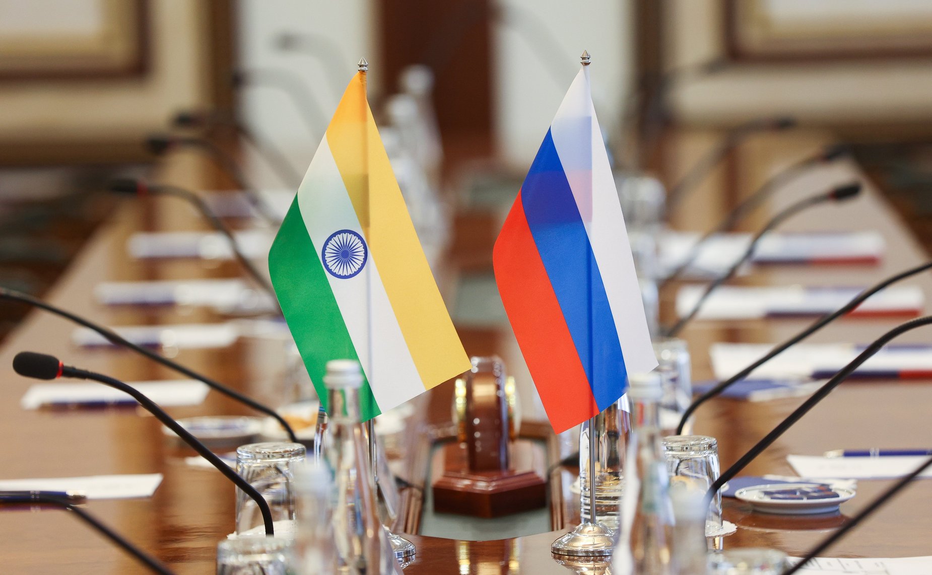 Встреча первого заместителя председателя Комитета СФ по международным делам Андрея Денисова с делегацией Республики Индии во главе с членом Народной палаты парламента Каниможи Карунанидхи