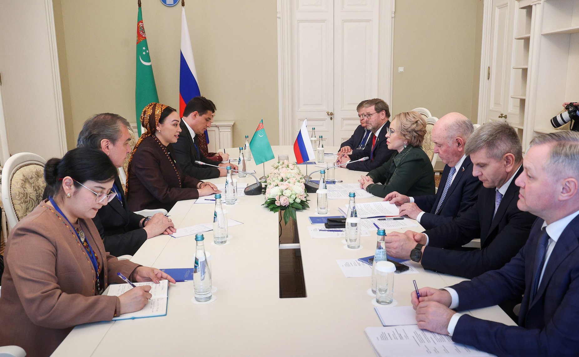 Валентина Матвиенко провела встречу с Председателем Меджлиса Туркменистана Дуньягозель Гулмановой