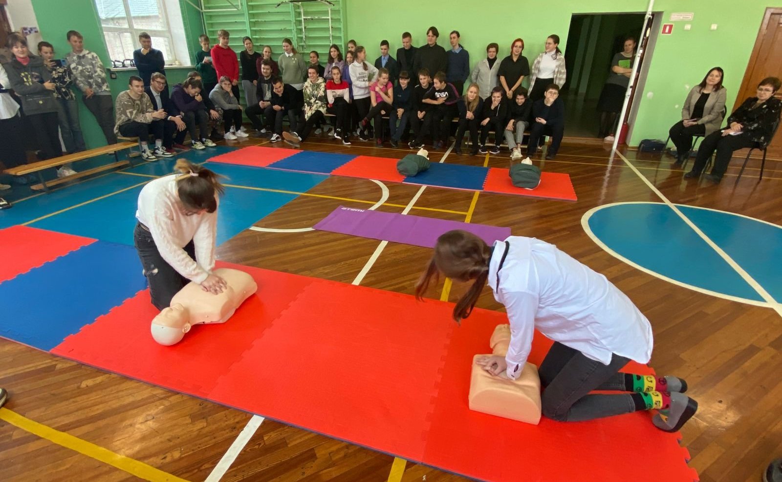 Елена Бибикова рассказала школьникам о необходимости навыков по оказанию первой медицинской помощи