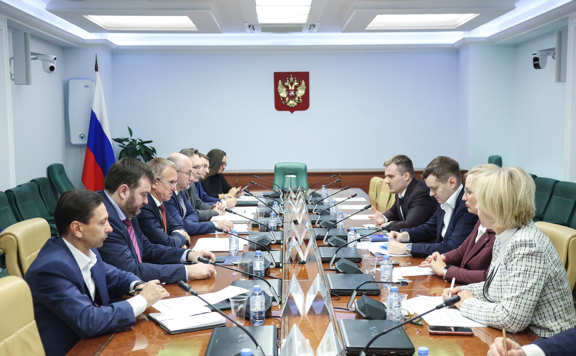 Круглый стол Комитета СФ по экономической политике «Проблемы и перспективы развития малого и среднего предпринимательства в современных условиях»