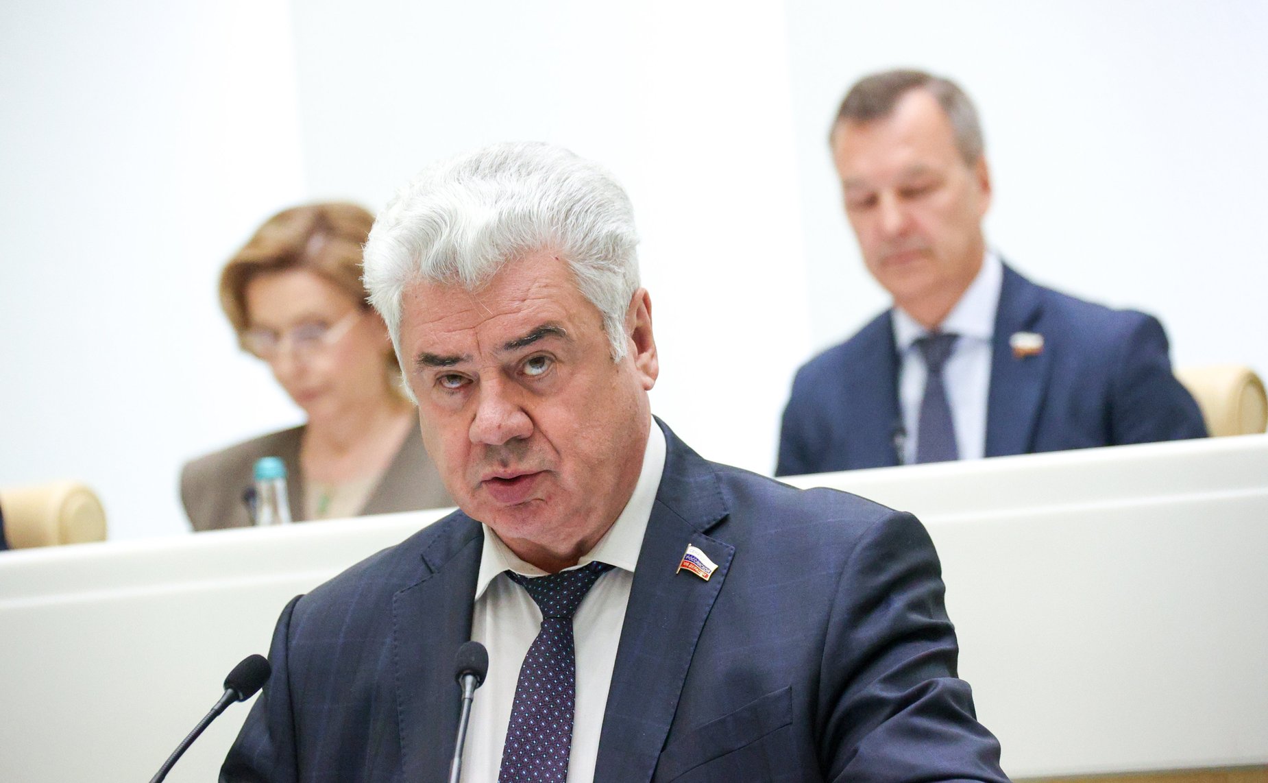 Виктор Бондарев
