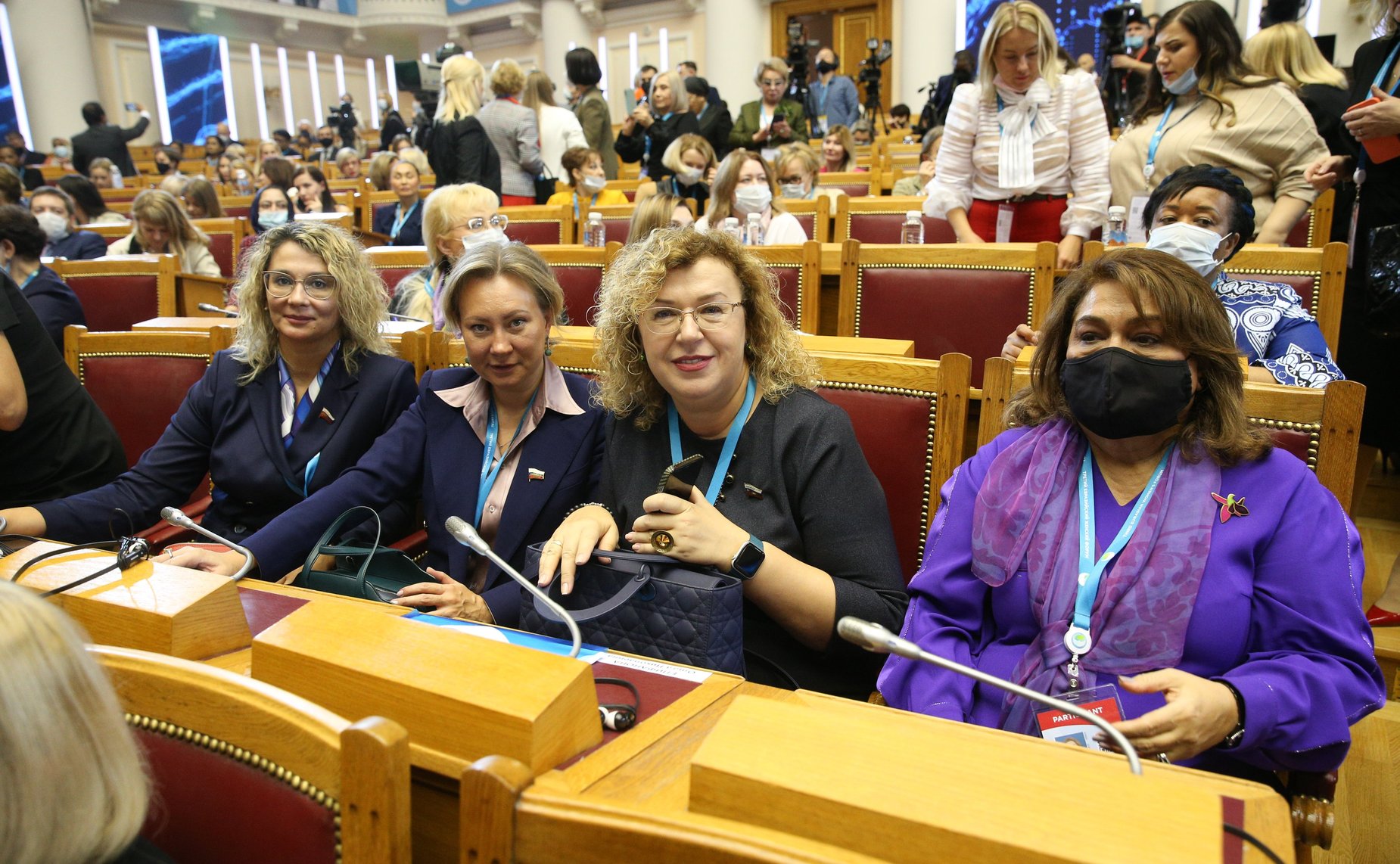 Пленарная сессия Третьего Евразийского женского форума