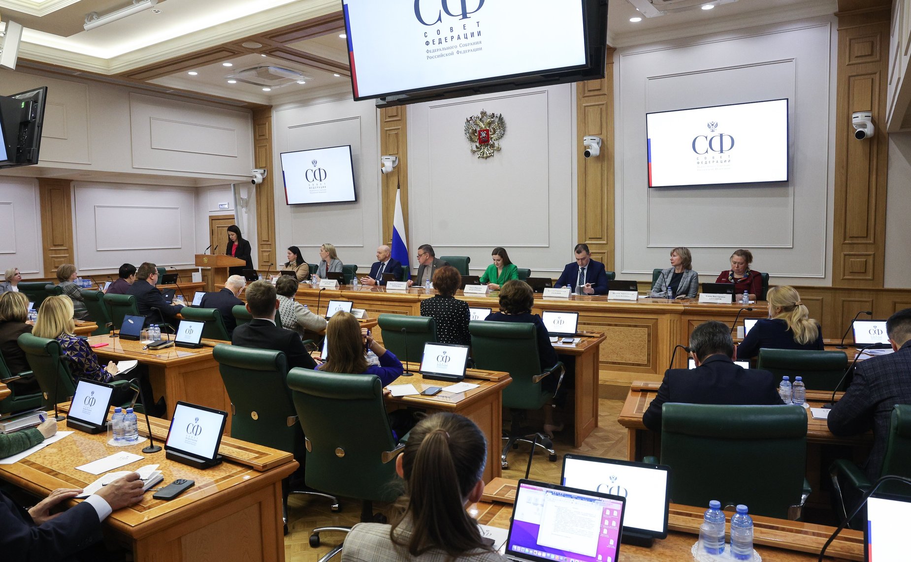 Семинар для помощников сенаторов РФ по работе в СФ, работающих по срочному служебному контракту или по срочному трудовому договорю, по вопросам обеспечения деятельности сенаторов РФ совместно с Управлением государственной службы и кадров Аппарата СФ